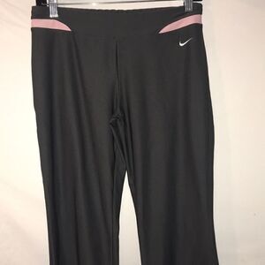 Nike Women's Black Athletic Crop Yoga Pants Size Small